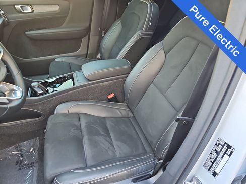 Used 2022 Volvo XC40 P8 Recharge Plus AWD/4WD image 15