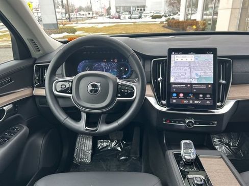 Used 2025 Volvo XC90 B6 Plus image 19