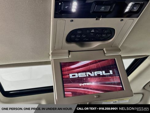 Used 2015 GMC Yukon XL Denali w/ Premium Package AWD/4WD image 27