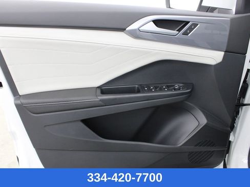 New 2026 Volkswagen Taos SEL image 16