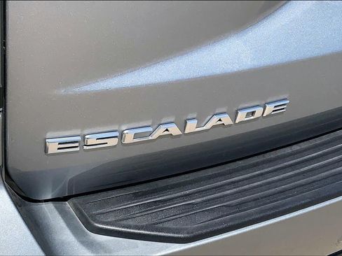Used 2025 Cadillac Escalade Premium Luxury Platinum w/ LPO, Floor Liner Package AWD/4WD image 9