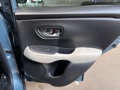 Used 2023 Honda HR-V LX image 13