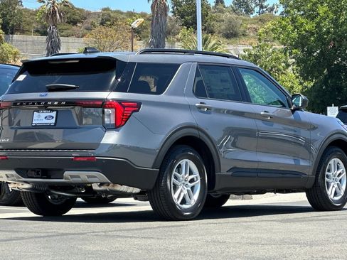 New 2026 Ford Explorer Active w/ Active Comfort Package RWD image 3