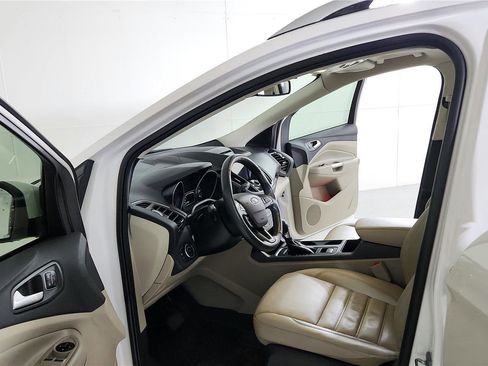 Used 2018 Ford Escape Titanium w/ Ford Safe & Smart Package AWD/4WD image 9