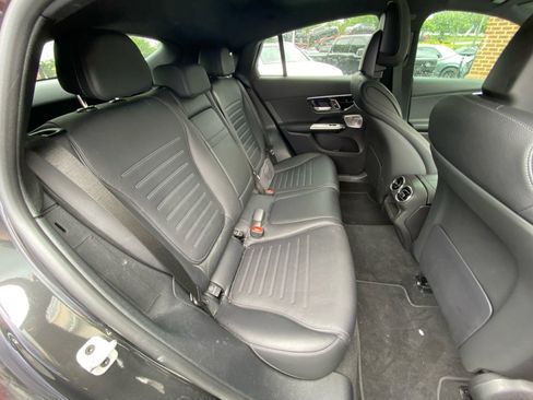 Used 2024 Mercedes-Benz GLC 300 4MATIC image 29