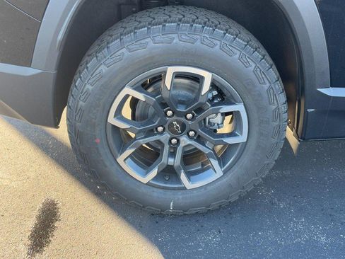 New 2026 Chevrolet Equinox ACTIV image 4