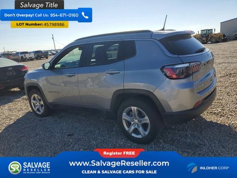 Used 2024 Jeep Compass Latitude AWD/4WD image 3