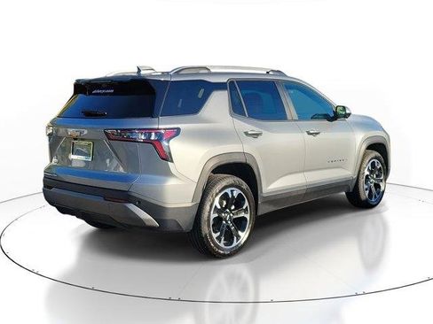 Used 2025 Chevrolet Equinox LT w/ Safety and Technology Package image 4