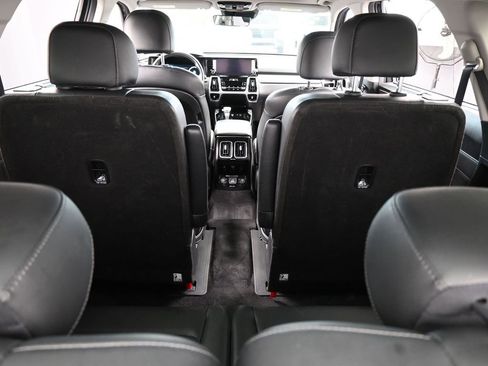 Used 2023 Kia Sorento SX image 53