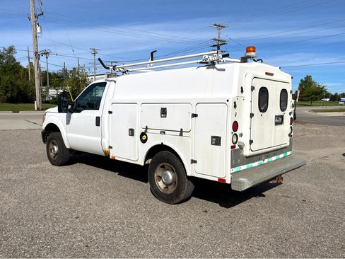 Used 2011 Ford F250 XL w/ Skid Plate Pkg image 3