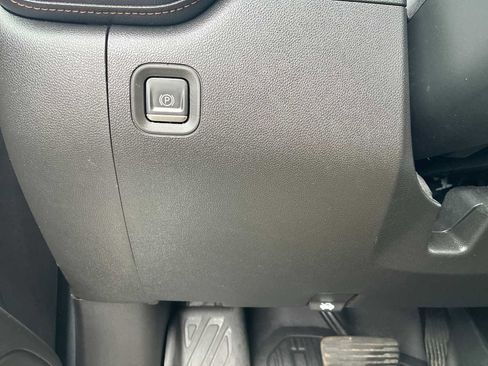 Used 2020 GMC Sierra 1500 AT4 w/ AT4 Premium Package image 18