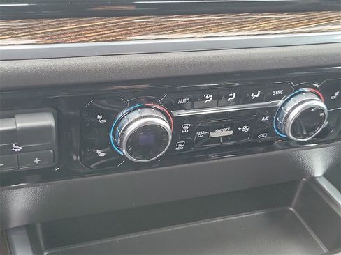 Used 2025 GMC Sierra 1500 Elevation w/ Elevation Premium Package image 12