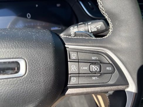 Certified 2023 Jeep Grand Cherokee L Limited w/ Luxury Tech Group II image 30