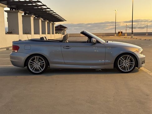 Used 2012 BMW 135i Convertible image 5
