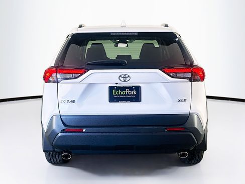 Used 2025 Toyota RAV4 XLE w/ Convenience Package FWD image 7