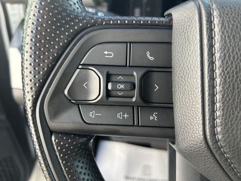 Certified 2025 Toyota Tacoma SR5 AWD/4WD image 21