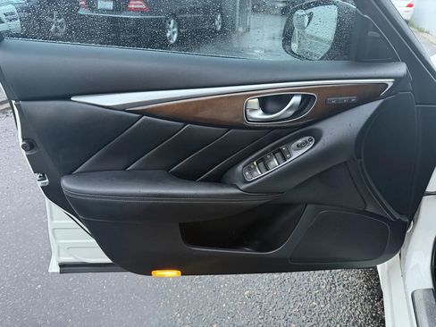 Used 2014 INFINITI Q50 Premium w/ Technology Package image 8