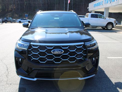 Used 2025 Ford Explorer Platinum image 8