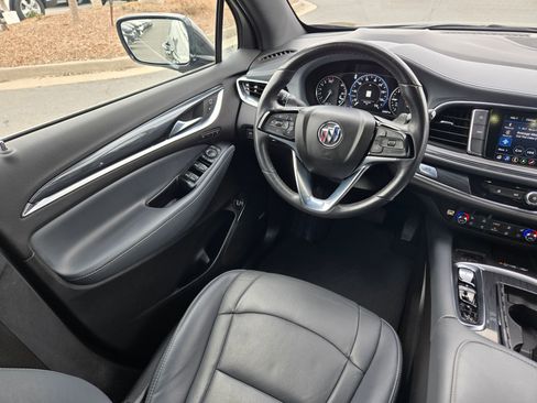 Used 2024 Buick Enclave Premium image 11