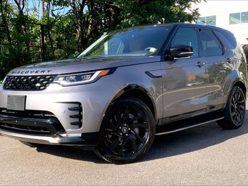 Certified 2025 Land Rover Discovery Dynamic SE AWD/4WD image 1