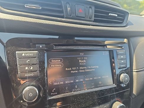 Used 2019 Nissan Rogue SV AWD/4WD image 10