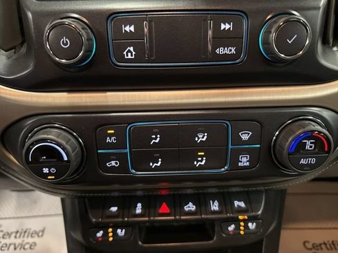 Used 2022 GMC Canyon Denali w/ Denali Black Edition Package AWD/4WD image 16