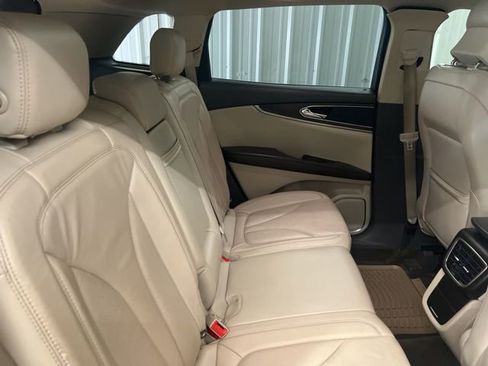 Used 2017 Lincoln MKX Reserve w/ Enhanced Security Package image 19