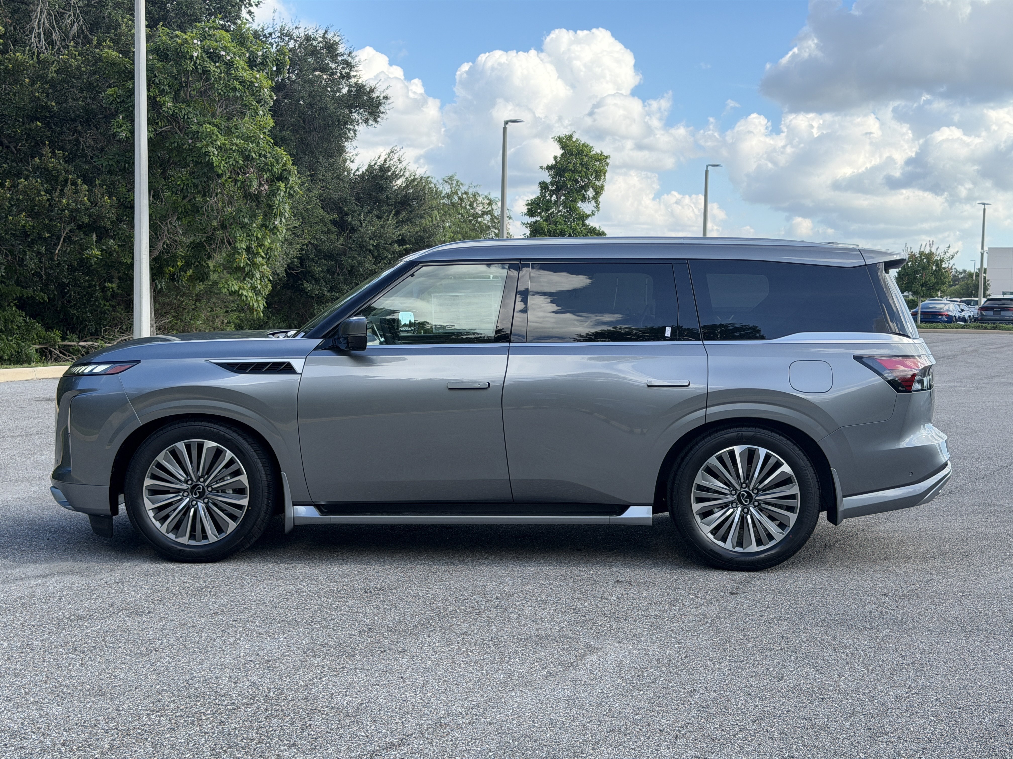 New 2027 INFINITI QX80 Luxe w/ Cargo Package RWD image 4