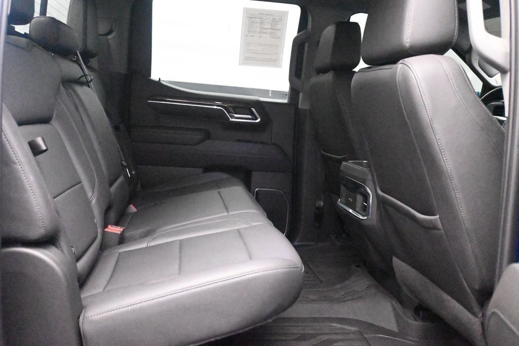 Used 2022 GMC Sierra 1500 Elevation w/ Elevation Premium Package AWD/4WD image 13