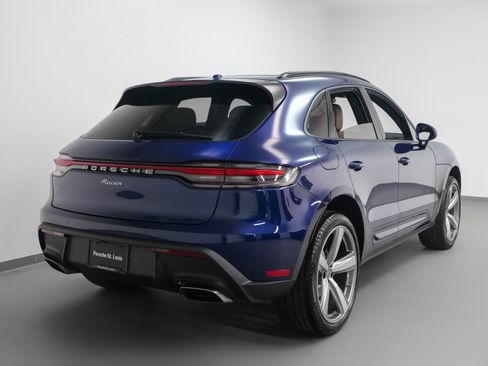 Certified 2025 Porsche Macan image 9