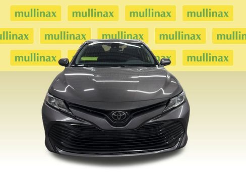 Used 2019 Toyota Camry L image 14