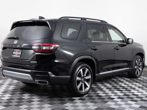 Used 2023 Honda Pilot Touring image 7
