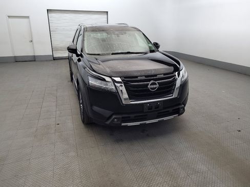 Used 2022 Nissan Pathfinder Platinum w/ Lighting Package (N93) AWD/4WD image 14
