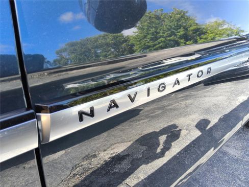 New 2026 Lincoln Navigator L Reserve AWD/4WD image 10