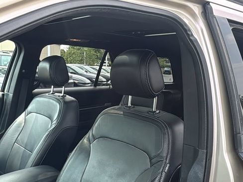 Used 2017 Ford Explorer Limited w/ Equipment Group 301A AWD/4WD image 13