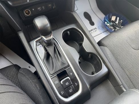 Used 2020 Hyundai Santa Fe SEL w/ Convenience Package image 23