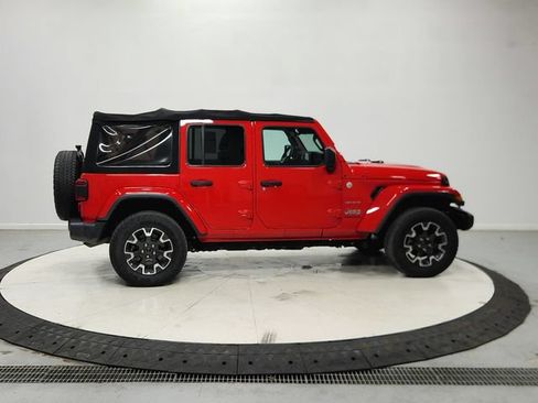 Used 2024 Jeep Wrangler Unlimited Sahara w/ Technology Group AWD/4WD image 9