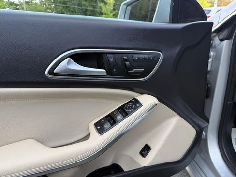 Used 2014 Mercedes-Benz CLA 250 image 14