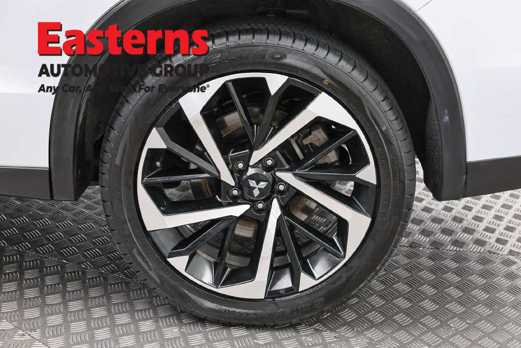 Used 2024 Mitsubishi Outlander SE AWD/4WD image 35
