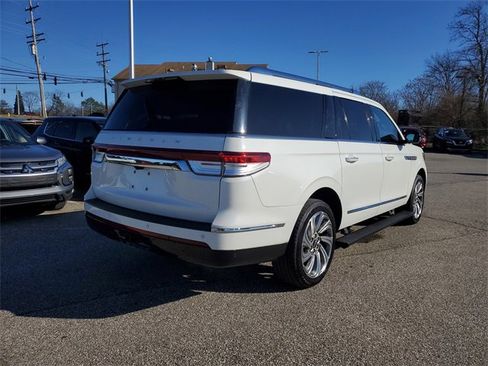 Used 2022 Lincoln Navigator L Reserve image 4