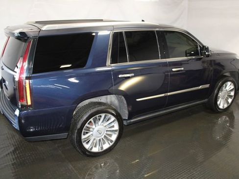 Used 2019 Cadillac Escalade Platinum AWD/4WD image 5