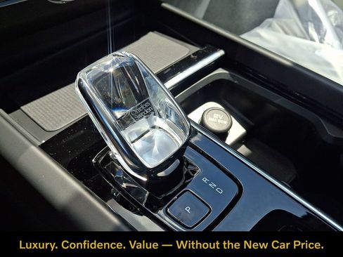 Certified 2026 Volvo XC60 B5 Core w/ Protection Package Premier AWD/4WD image 12
