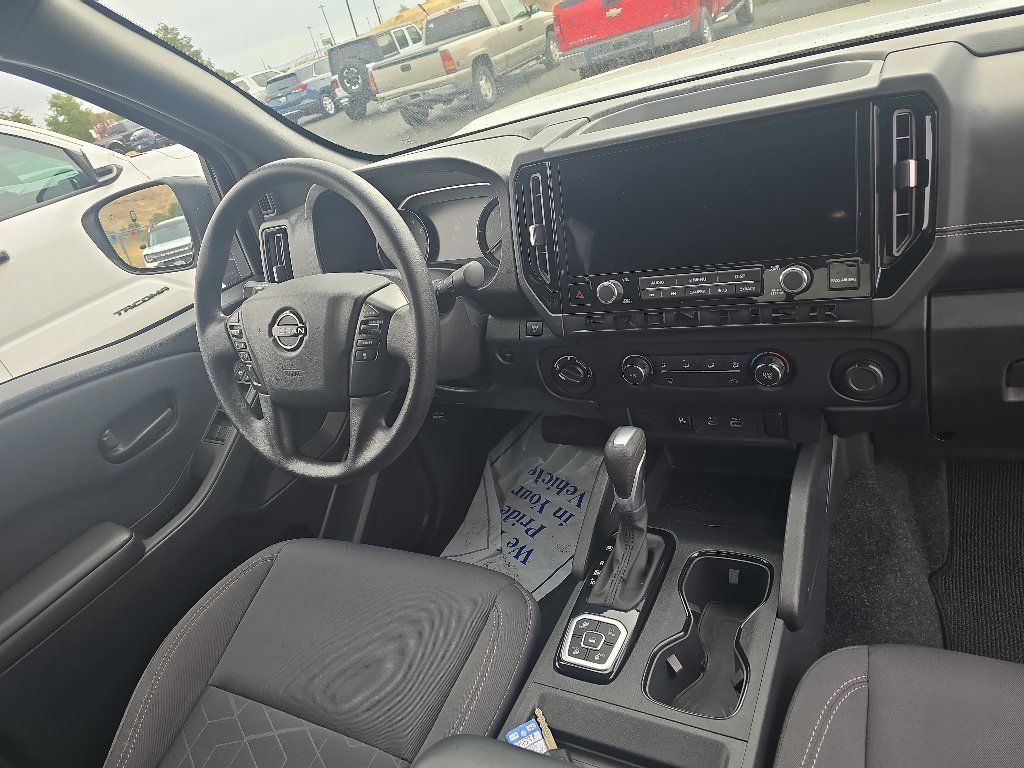 Used 2026 Nissan Frontier SV AWD/4WD image 8
