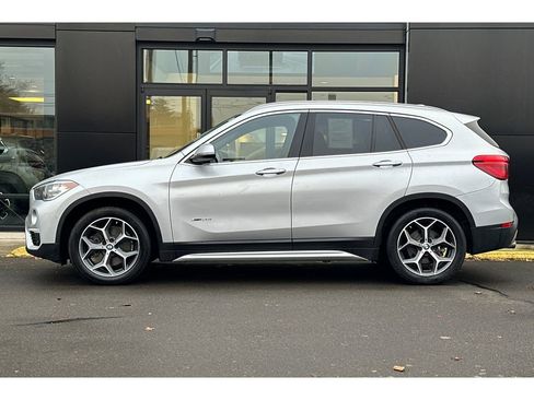 Used 2018 BMW X1 xDrive28i image 9