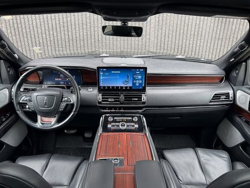Used 2022 Lincoln Navigator L Reserve image 40