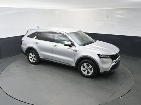 Certified 2022 Kia Sorento LX FWD image 33
