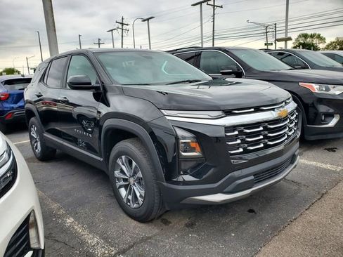 Used 2025 Chevrolet Equinox LT FWD image 1