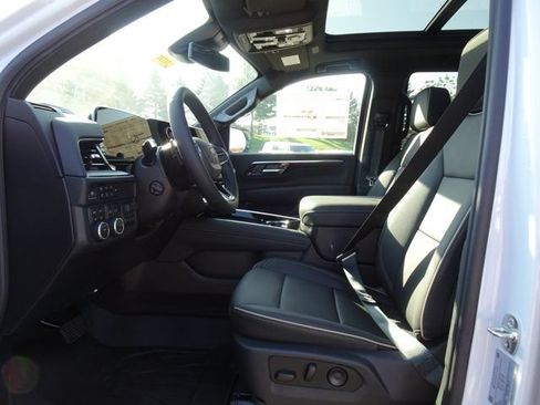 New 2026 Chevrolet Tahoe Premier w/ Sun And Tow Package AWD/4WD image 5