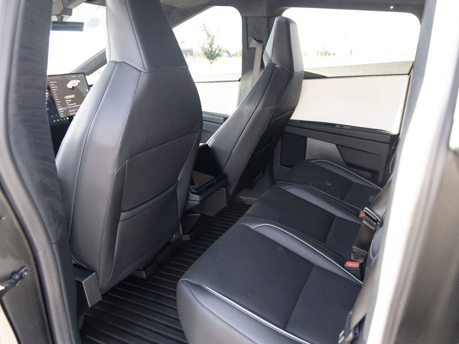 Used 2024 Tesla Cybertruck Cyberbeast AWD/4WD image 38