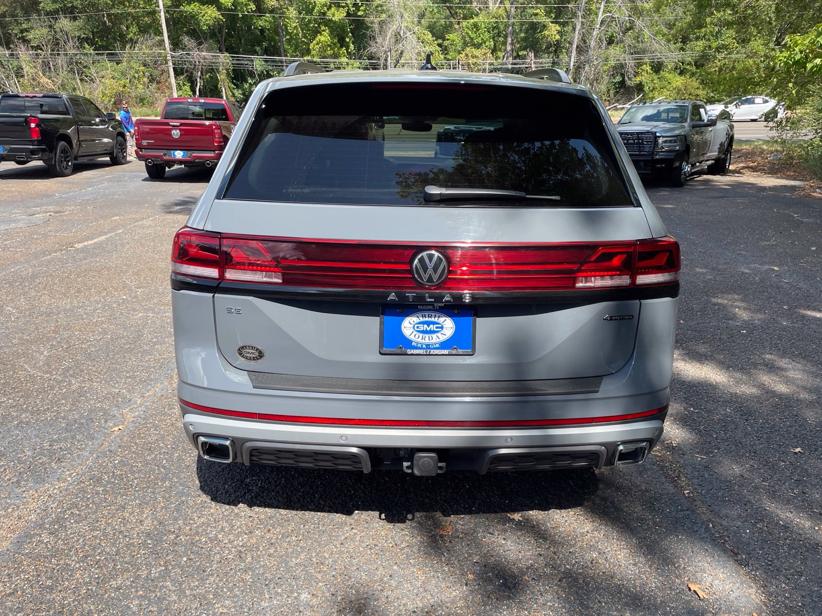 Used 2024 Volkswagen Atlas Peak Edition SE AWD/4WD image 5